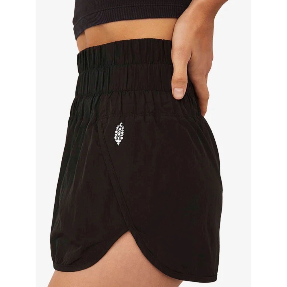 Free People Movement Shorts Black
The Way Home Medium
